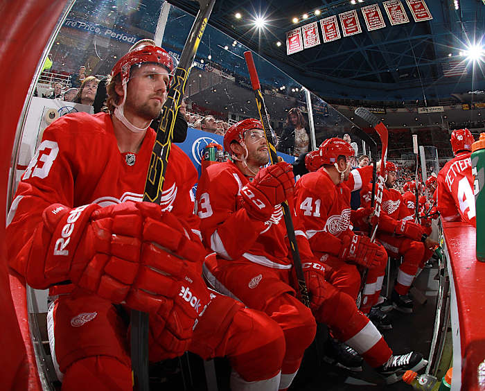3.wings-bench.jpg